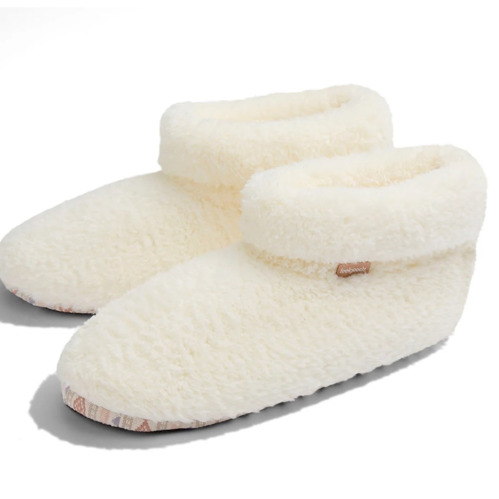 Women’s Equinox Clouds Slippers Azalea‎ NWT Size 10-11